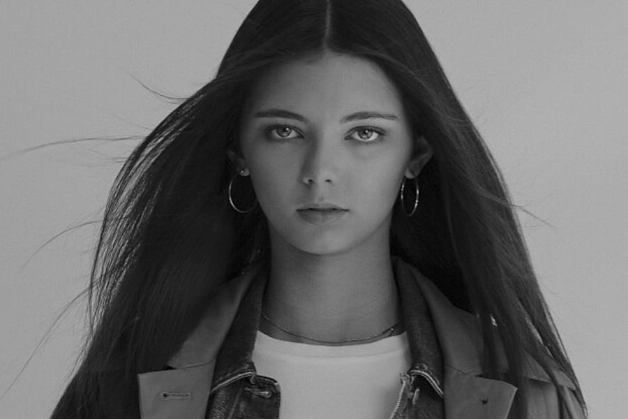 Model Photo